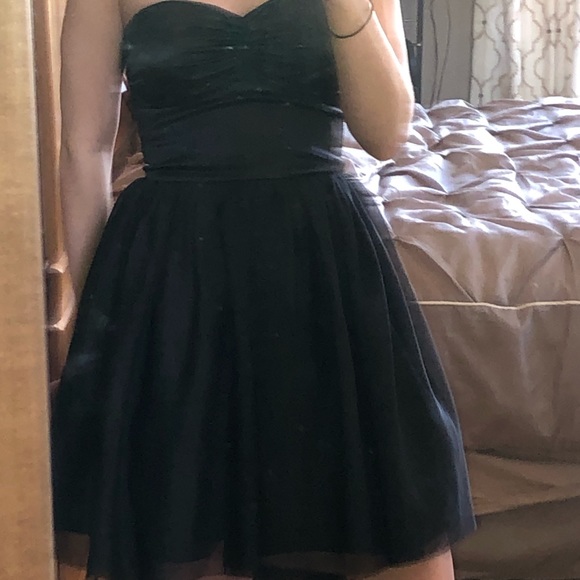 Black dress - Picture 3 of 3